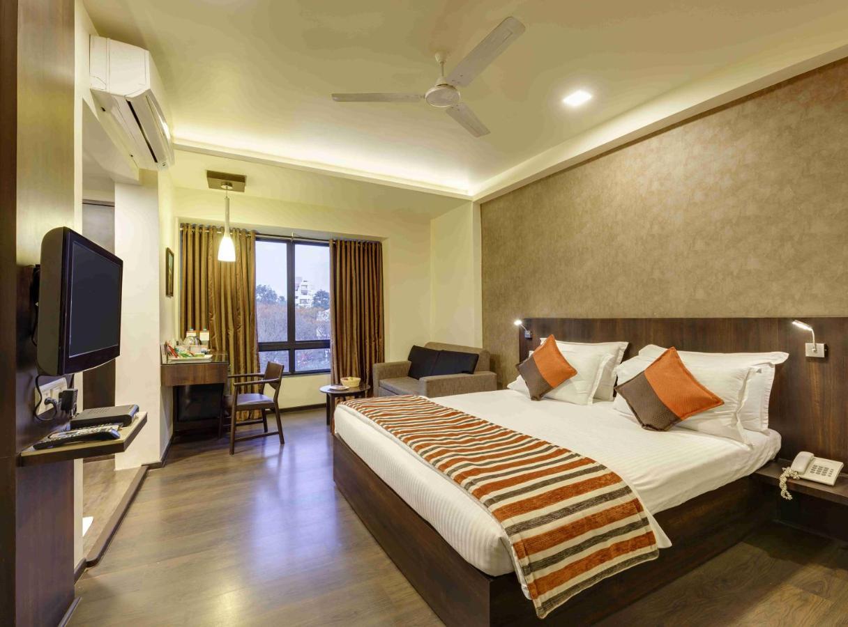 Regenta Place Raysons Kolhapur Dış mekan fotoğraf