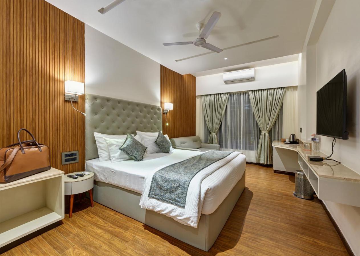 Regenta Place Raysons Kolhapur Dış mekan fotoğraf