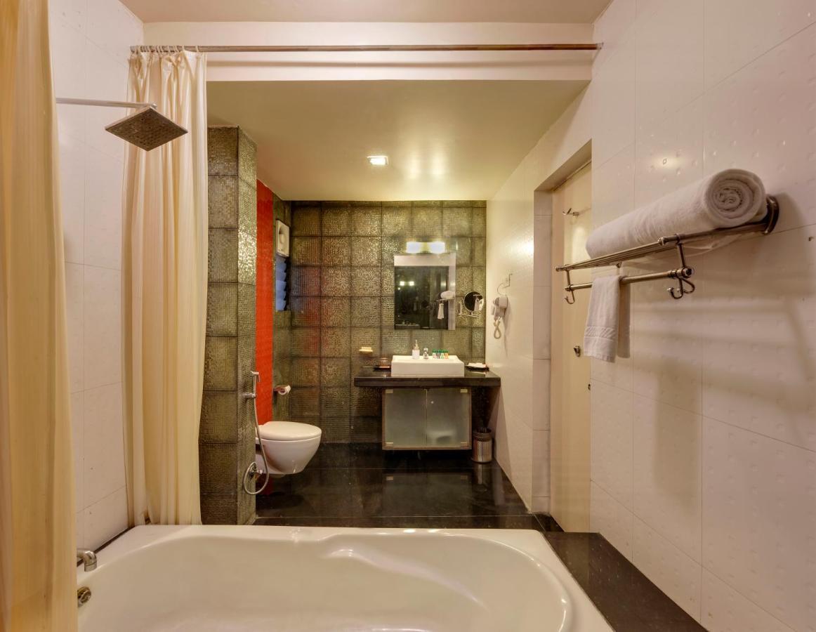 Regenta Place Raysons Kolhapur Dış mekan fotoğraf
