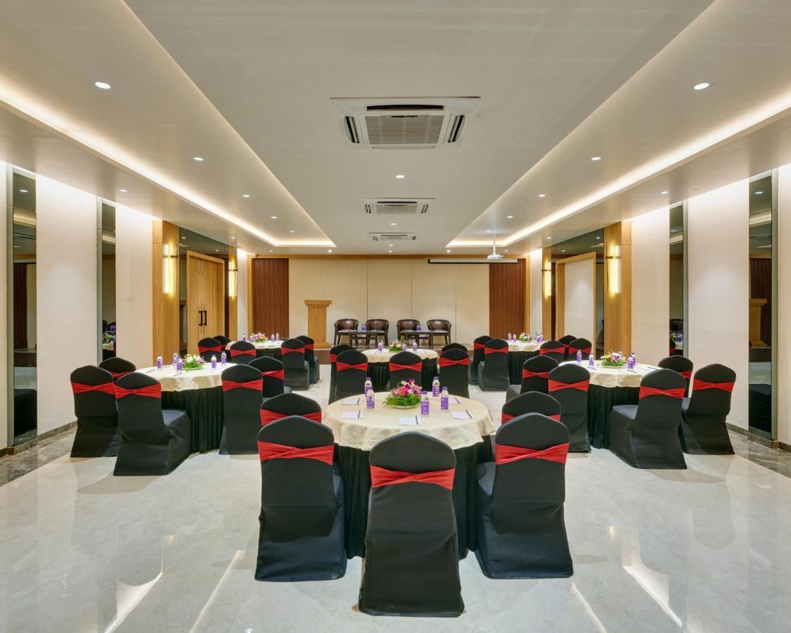 Regenta Place Raysons Kolhapur Dış mekan fotoğraf
